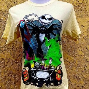 This‎ is Halloween!!Hot Topic Graphic Tee ( Nightmare Before Christmas), Small